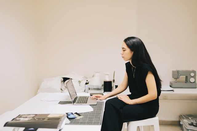 Self employed woman in the netherlands 