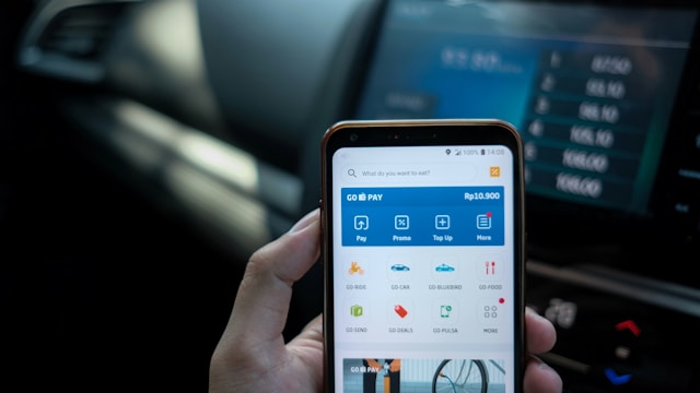 Fintech solution on phone 