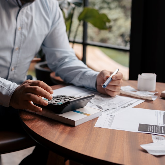 Who must file annual accounts 